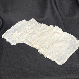 Vintage Lace-Trimmed Doily/napkin (c)